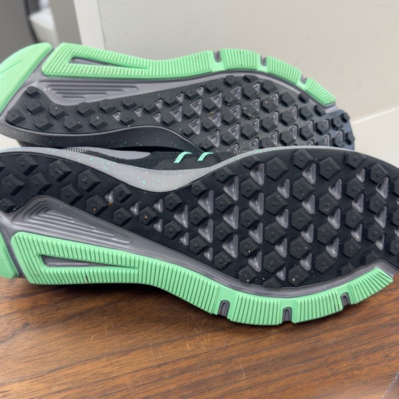 Nike Run Swift SE women\'s running shoes  sz 9.5 main image 3